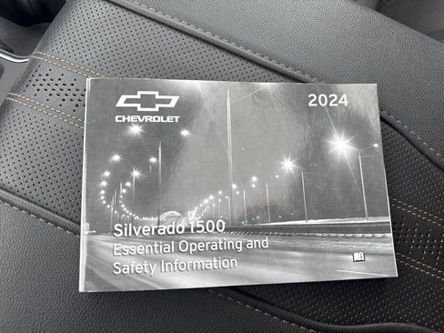 Used 2024 Chevrolet Silverado 1500 High Country w/ High Country Premium Package AWD/4WD image 32