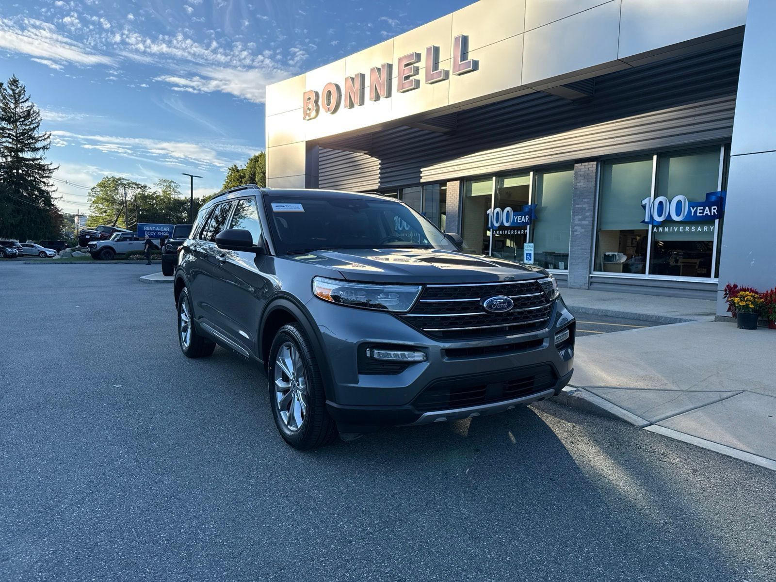 Used 2024 Ford Explorer XLT w/ Equipment Group 202A AWD/4WD image 6