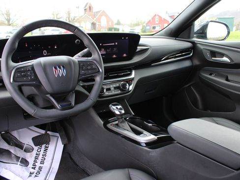 Used 2024 Buick Envista Sport Touring w/ Convenience I Package FWD image 20