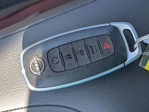 New 2025 Nissan Versa SR w/ Trunk Package image 30