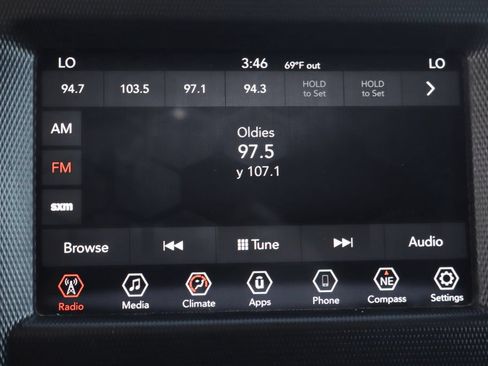 Used 2018 Jeep Wrangler Unlimited Rubicon w/ LED Lighting Group AWD/4WD image 30