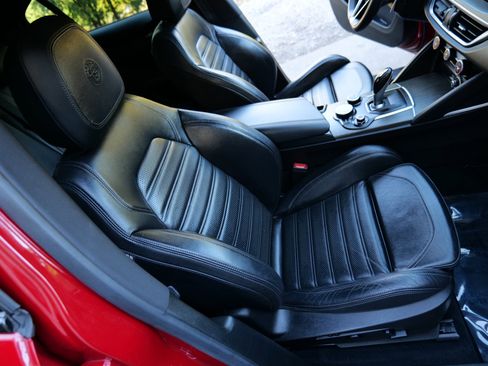 Used 2018 Alfa Romeo Stelvio Ti Sport image 38