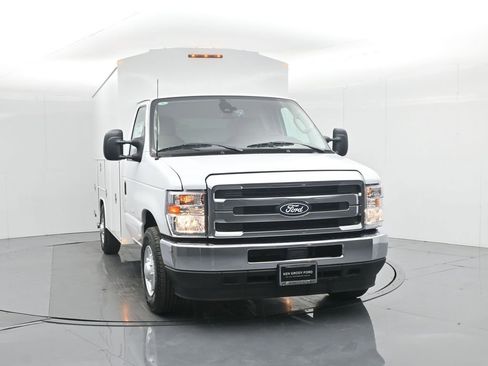 New 2026 Ford E-350 and Econoline 350 Super Duty w/ Power Equipment Group image 57