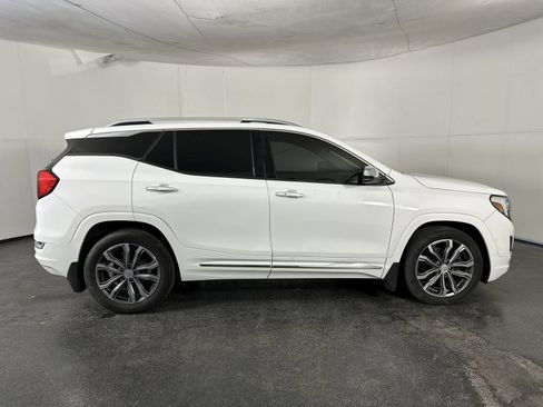 Used 2018 GMC Terrain Denali w/ Advanced Safety Package FWD image 9