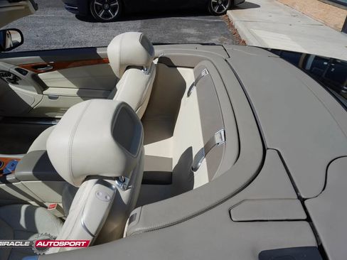 Used 2009 Mercedes-Benz SL 550 w/ Premium I Pkg image 10