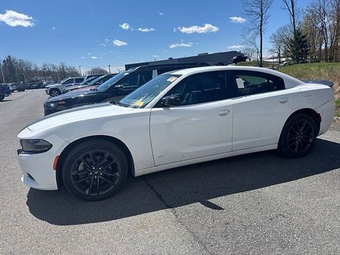 Used 2022 Dodge Charger SXT w/ Plus Group AWD/4WD image 4