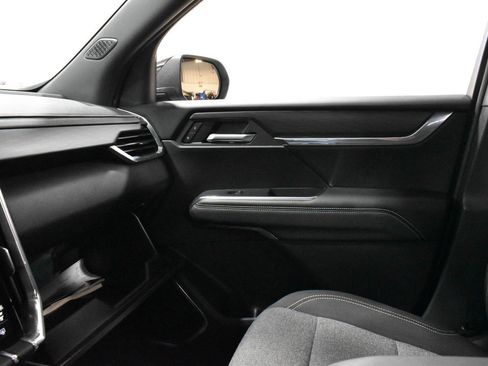 Used 2025 GMC Acadia Elevation image 24