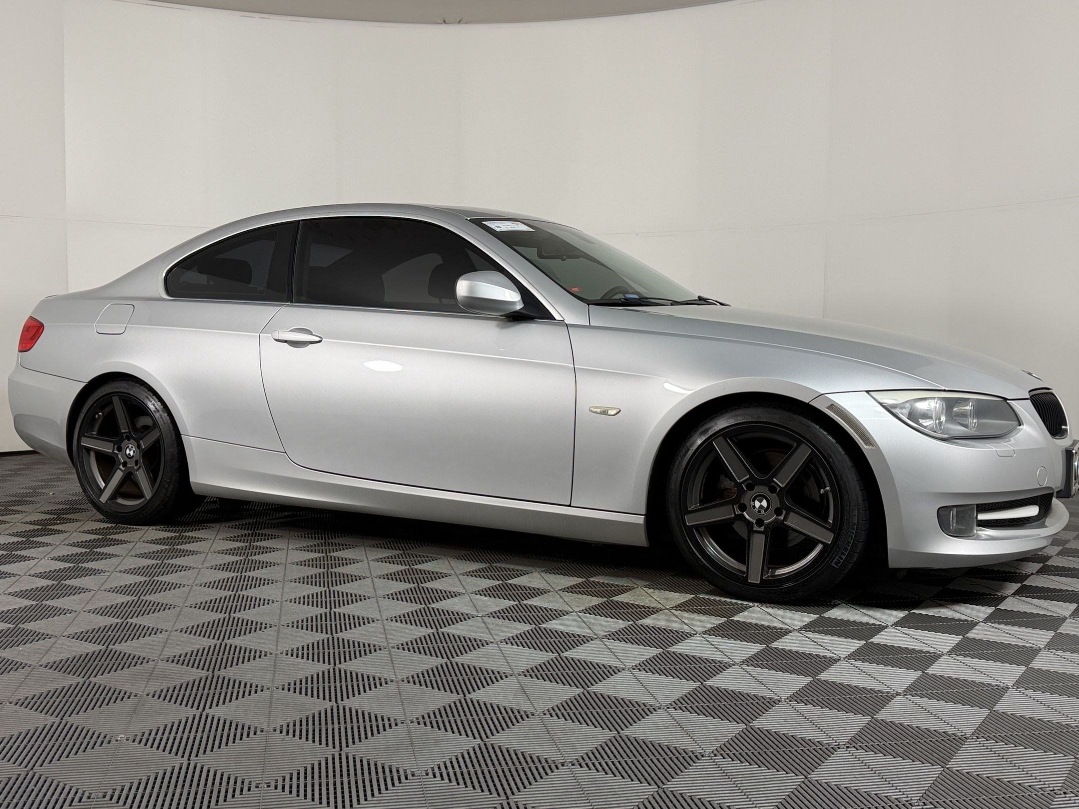 Used 2011 BMW 328i Coupe RWD image 6