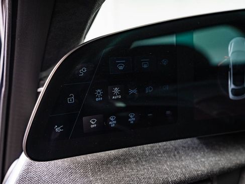 Used 2024 Lucid Air Pure RWD image 40