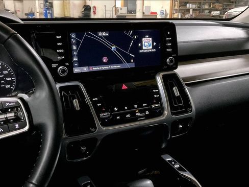Used 2023 Kia Sorento EX AWD/4WD image 6