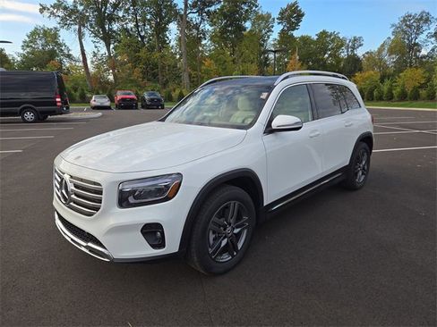 New 2026 Mercedes-Benz GLB 250 4MATIC image 7