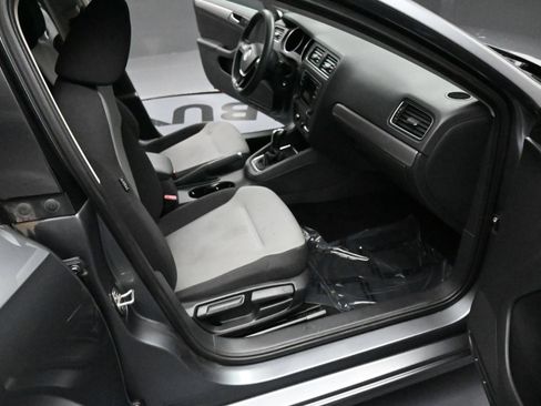Used 2017 Volkswagen Jetta S w/ Jetta S Cold Weather Package FWD image 20