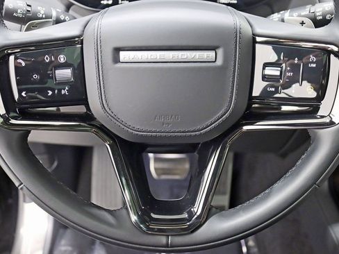 Used 2025 Land Rover Range Rover Sport Dynamic SE image 16