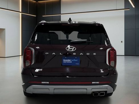 Used 2023 Hyundai Palisade Limited w/ Winter Package FWD image 4