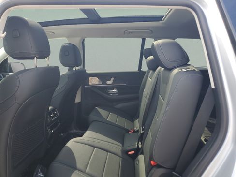 Certified 2026 Mercedes-Benz GLS 450 4MATIC image 9