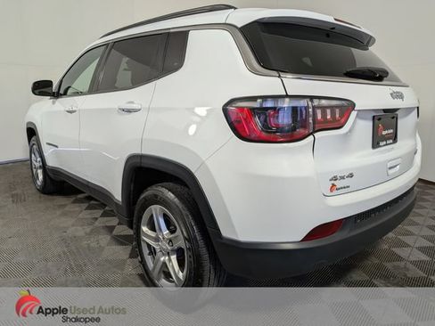 Used 2024 Jeep Compass Latitude AWD/4WD image 4