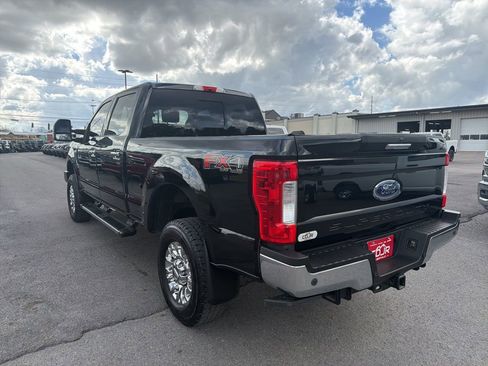 Used 2018 Ford F250 XLT w/ XLT Premium Package image 4