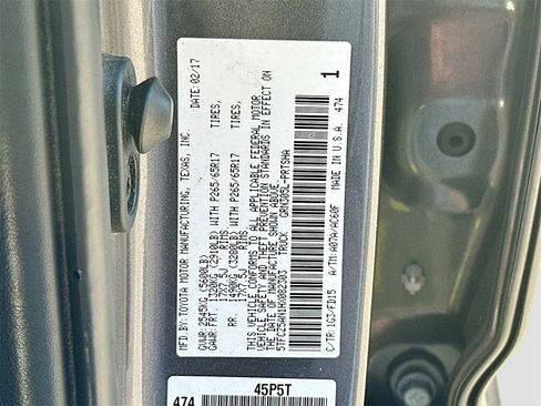 Used 2017 Toyota Tacoma TRD Sport image 32