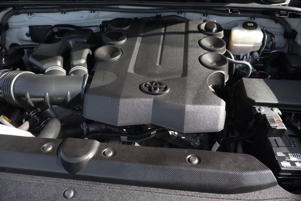 Used 2021 Toyota 4Runner SR5 AWD/4WD image 12