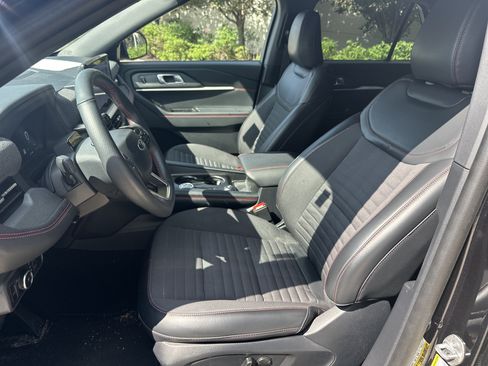 Used 2025 Ford Explorer ST-Line AWD/4WD image 15