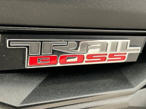 Used 2024 Chevrolet Colorado Trail Boss w/ Technology Package AWD/4WD image 11