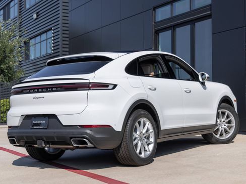 Certified 2025 Porsche Cayenne Coupe image 11