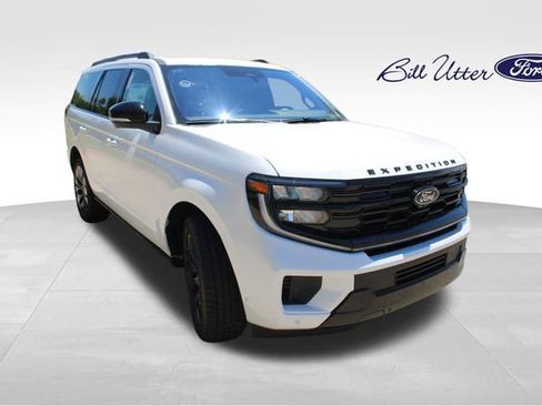 New 2025 Ford Expedition Platinum w/ Stealth Appearance Package image 2