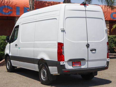 Used 2025 Mercedes-Benz Sprinter 2500 image 8