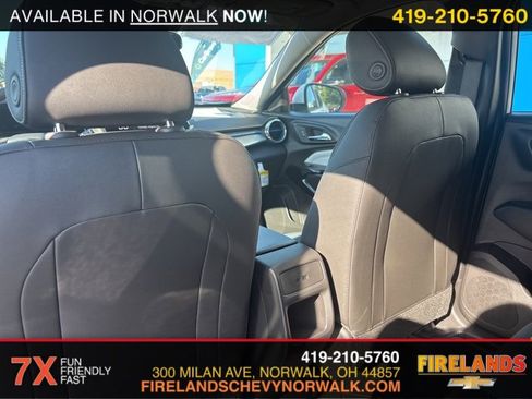 New 2025 Chevrolet Trax LT w/ Sunroof Package image 33