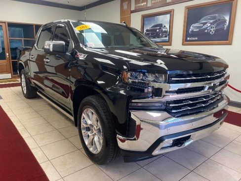 Used 2019 Chevrolet Silverado 1500 LTZ w/ LTZ Premium Package AWD/4WD image 5