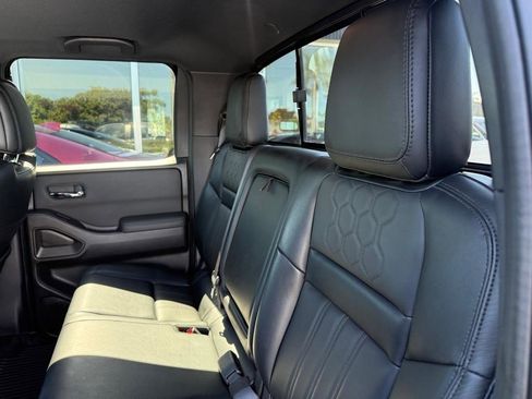 Used 2022 Nissan Frontier PRO-4X w/ Pro-4X Premium Package image 33