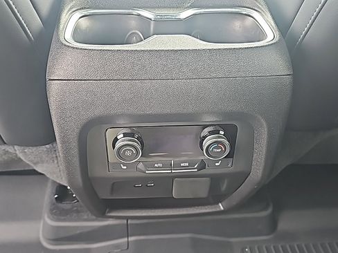 Used 2025 Buick Enclave Avenir w/ Super Cruise Package image 17