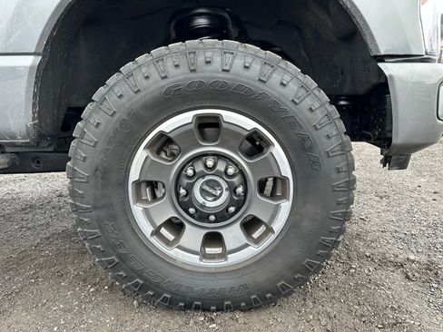 Used 2024 Ford F250 Platinum w/ Tremor Off-Road Package image 27