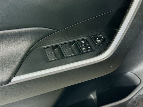 Used 2022 Toyota RAV4 LE image 15