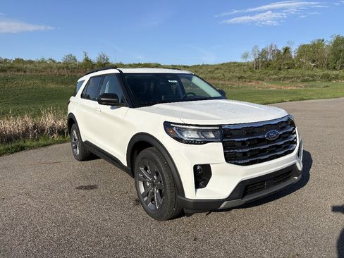 New 2026 Ford Explorer Active AWD/4WD image 35