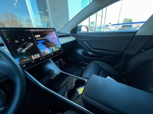 Used 2020 Tesla Model 3 Long Range image 31