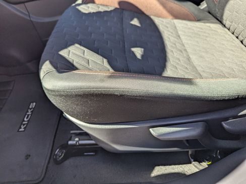 Used 2021 Nissan Kicks SR image 12