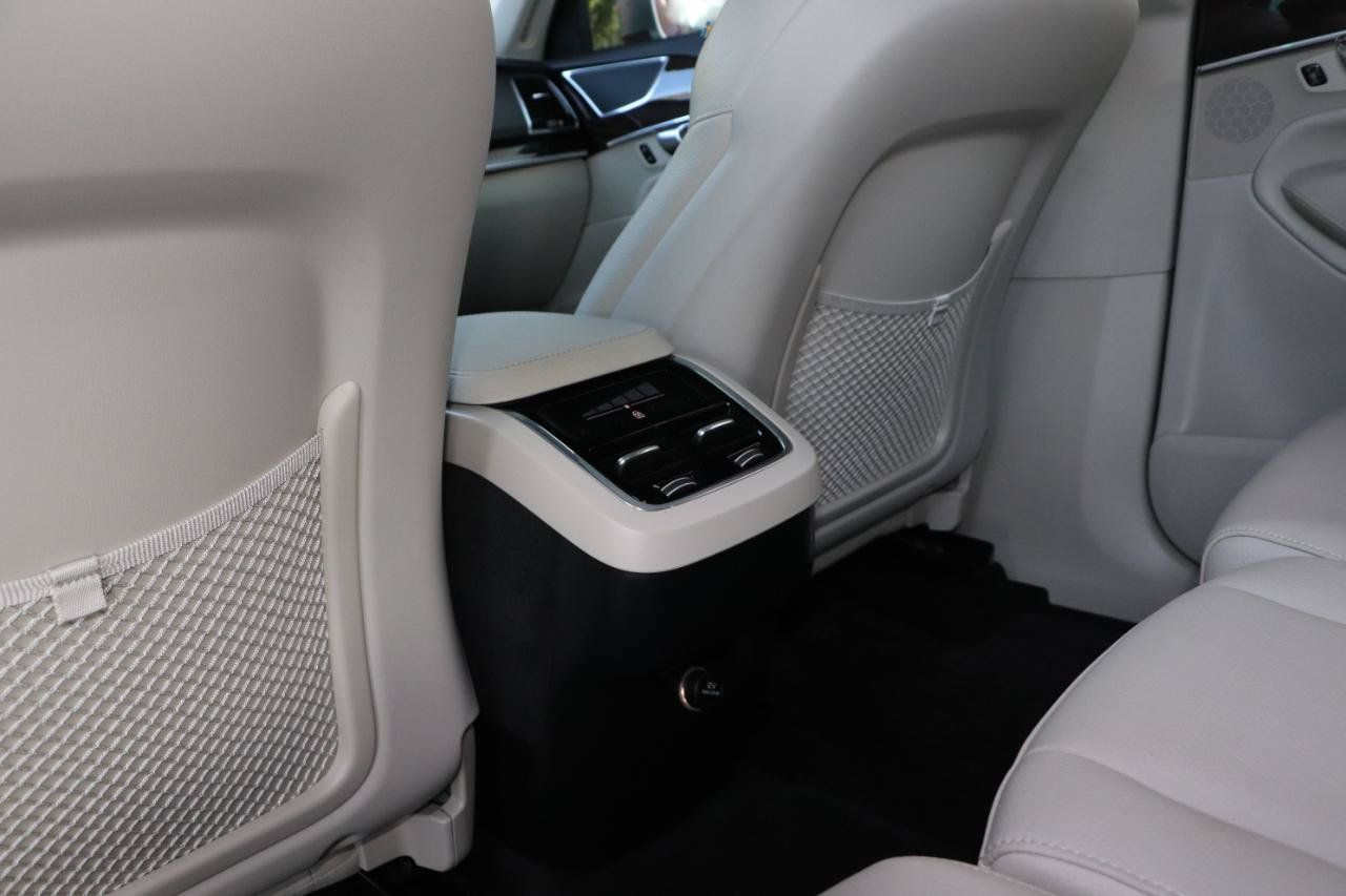 Used 2018 Volvo XC90 T6 Momentum w/ Convenience Package AWD/4WD image 35