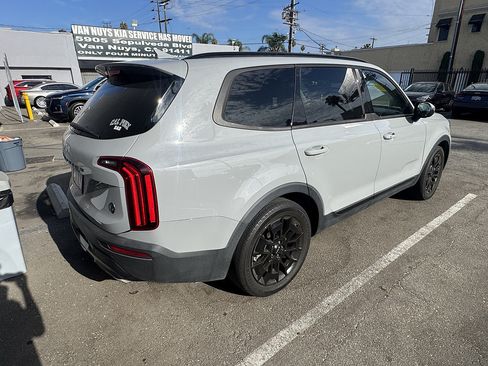 Used 2022 Kia Telluride EX w/ EX Premium Package AWD/4WD image 2