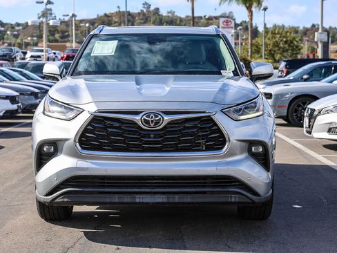 Used 2022 Toyota Highlander Limited image 25