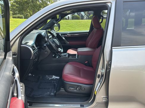 Used 2022 Lexus GX 460 Premium w/ Premium Package AWD/4WD image 16