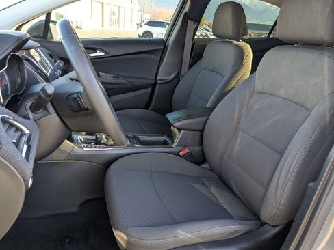 Used 2017 Chevrolet Cruze LT w/ Convenience Package image 29