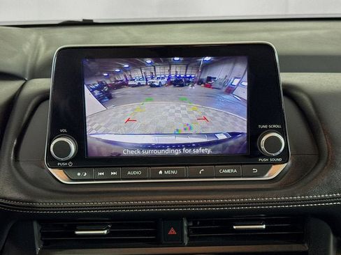 Certified 2025 Nissan Rogue SV image 14