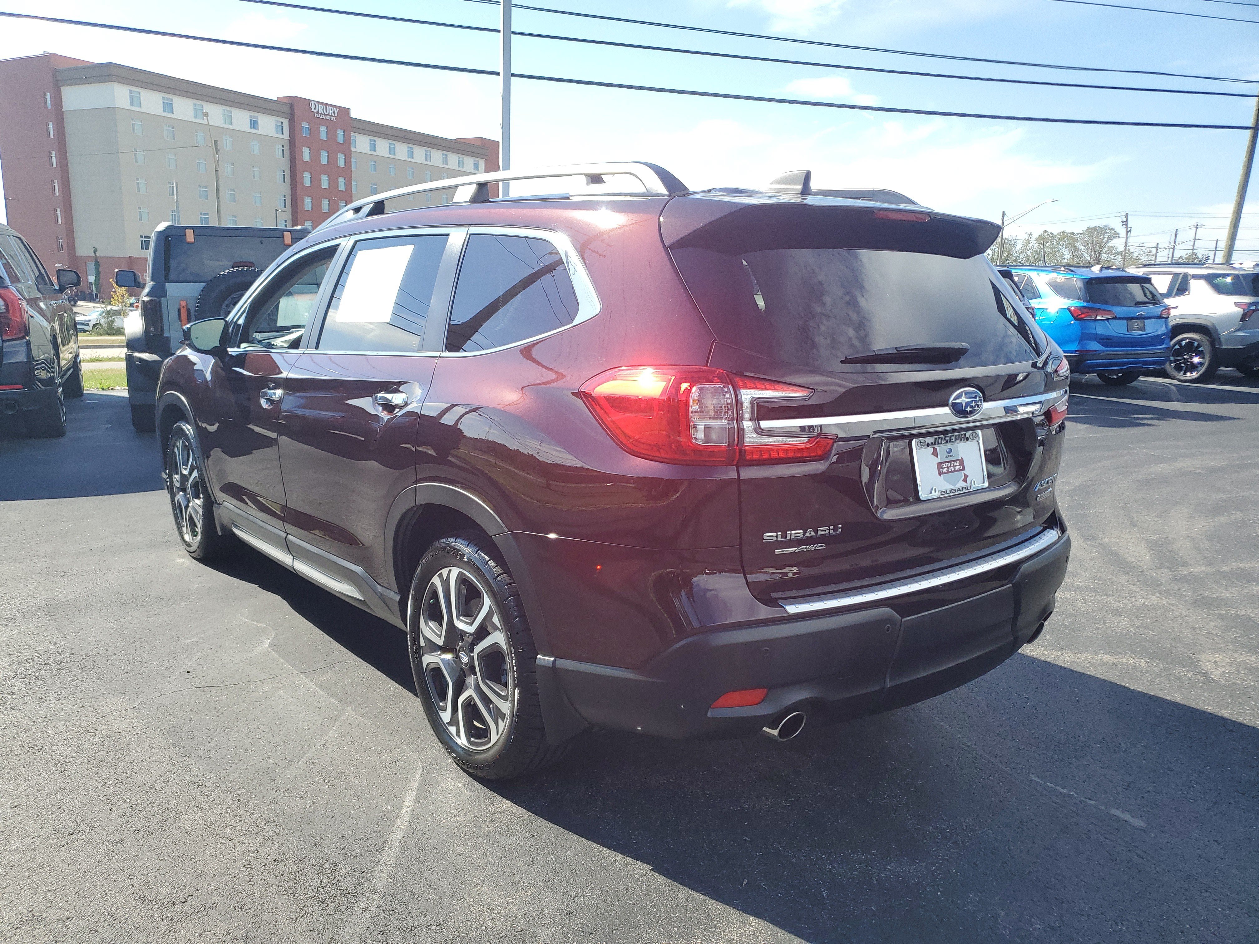 Used 2024 Subaru Ascent Touring w/ Popular Package #2 AWD/4WD image 2