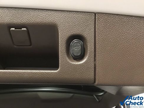 Used 2019 GMC Yukon Denali AWD/4WD image 18