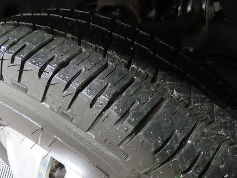 Used 2024 GMC Sierra 3500 Denali w/ Denali Reserve Package image 9