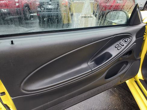 Used 2003 Ford Mustang Coupe image 9