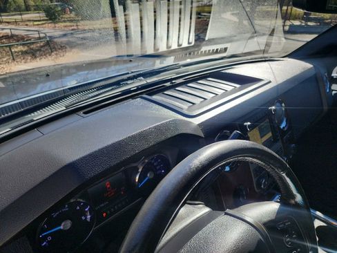 Used 2011 Ford F250 Lariat w/ Lariat Interior Pkg image 26