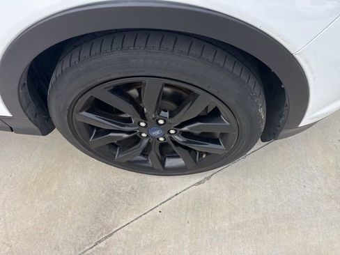 Used 2019 Ford Escape SE image 4