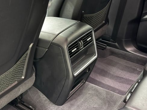 Used 2019 Porsche Cayenne Sport Utility 4D image 49